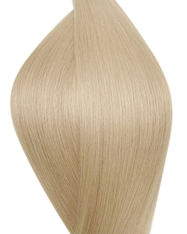 Naturalne włosy do przedłużania metodą na taśmie flat weft w kolorze szary platynowy blond.
