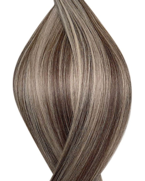 Naturalne włosy do przedłużania metoda secret tape on w kolorze balejaż jasny popielaty brąz i średni popielaty blond.