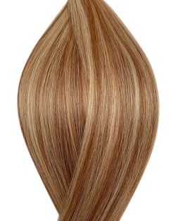 Naturalne włosy do przedłużania metoda na keratynę w kolorze balejaż jasny kasztanowy brąz i bardzo jasny blond.