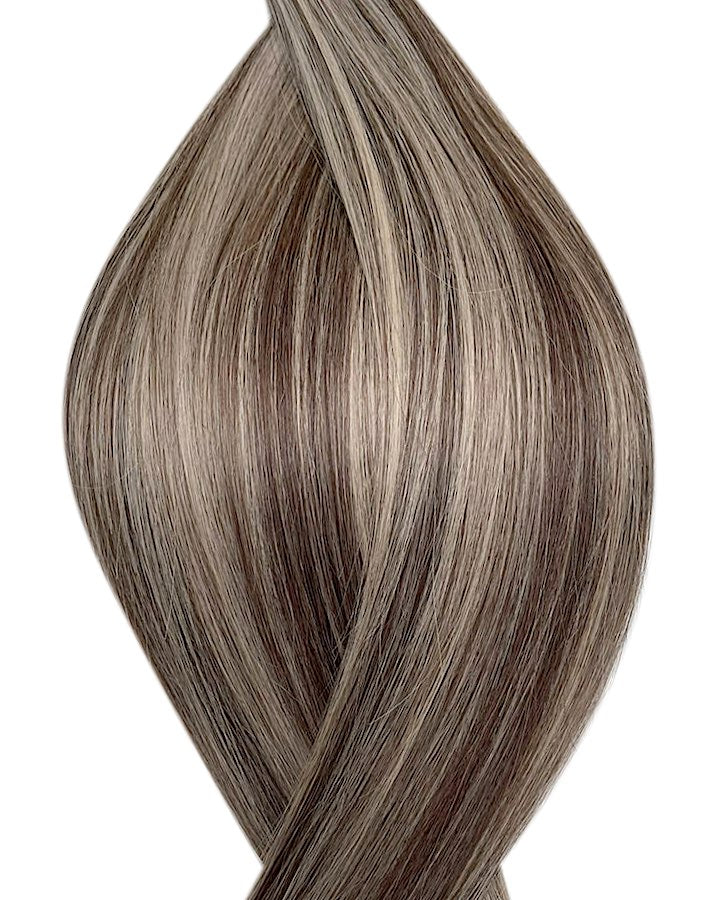 Naturalne włosy do przedłużania metoda na nano ringi w kolorze balejaż jasny popielaty brąz i średni popielaty blond.