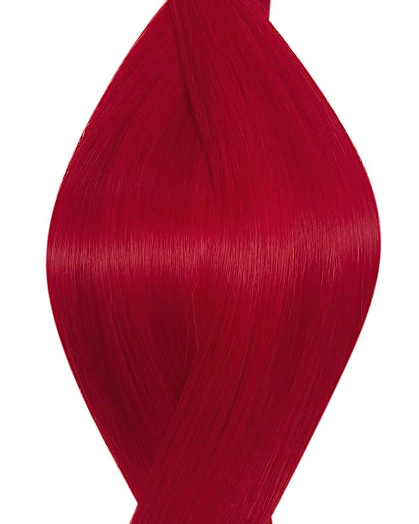 Naturalne włosy do przedłużania metoda na nano ringi w kolorze czerwony.