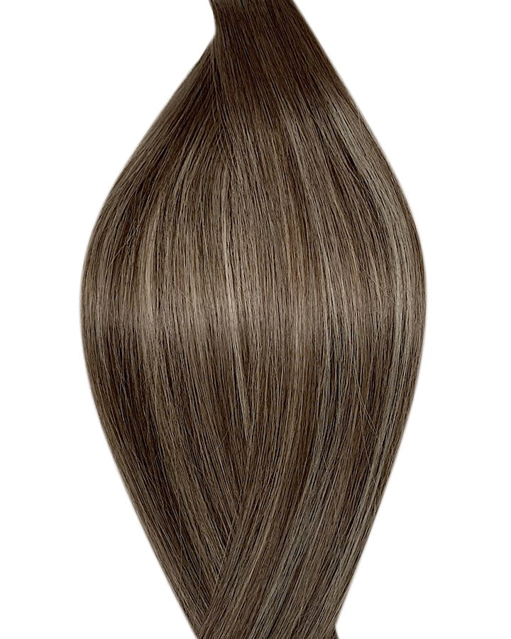 Naturalne włosy do przedłużania metoda na taśmie silikonowej w kolorze ombre jasny popielaty brąz i balejaż jasny popielaty brąz i średni popielaty blond.